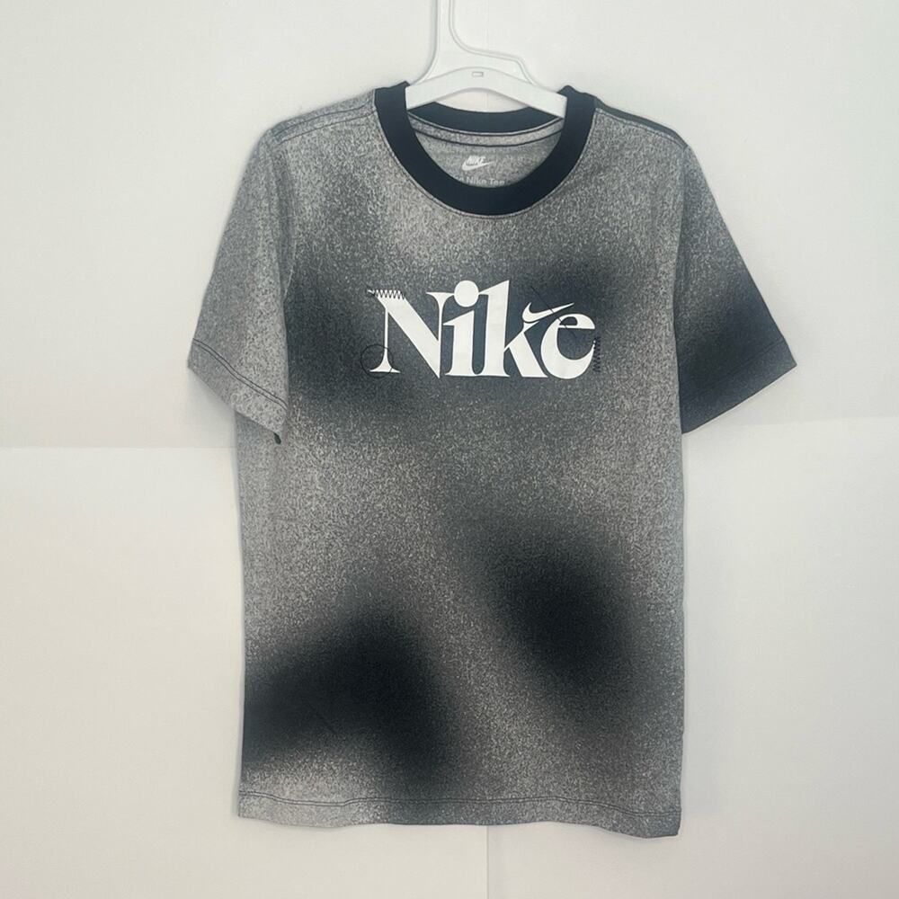 Nike Kids Short Sleeve T Shirt Size Medium